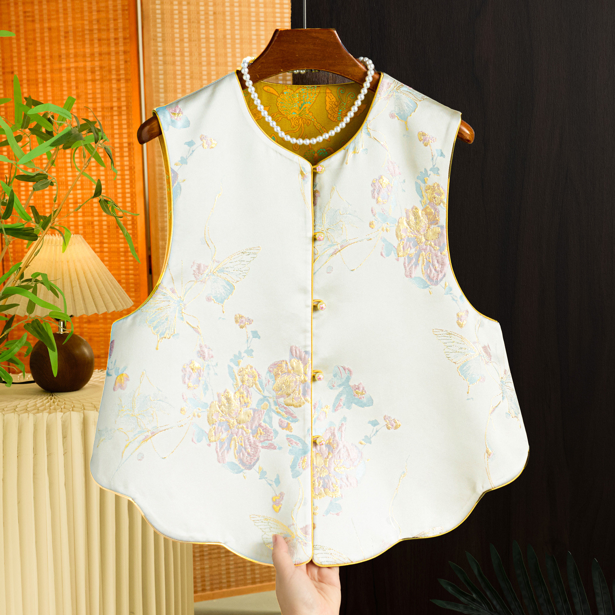 新中式高端宋锦马甲背心女2026春季新款轻国风金鱼爆款唐装上衣