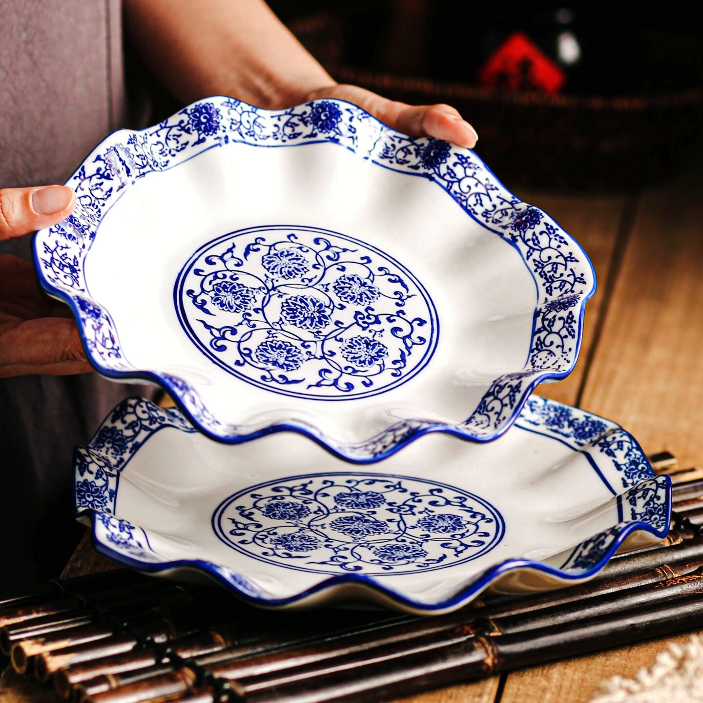 特别好看的高级盘子仪式感早餐盘意面盘青花盘浅盘高温釉下彩餐具
