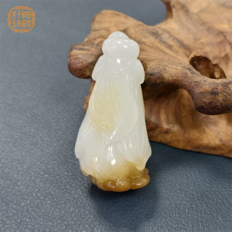 [糖白玉玉兰花蝴蝶吊坠]天然新疆和田玉且末料红糖羊脂玉精品吊坠