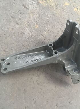 适重汽汕德卡驾驶室前悬减振器上支架前减震上支架810W41720-0147