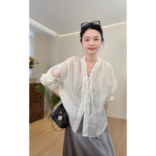 muzi“天然氧吧”100%进口苎麻清爽透气镂空蕾丝边气质V领衬衫