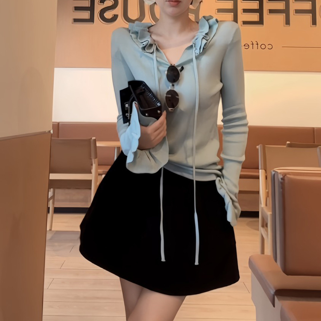 秋季新款小众温柔风气质荷叶边显瘦百搭针织上衣+时尚短裙女套装