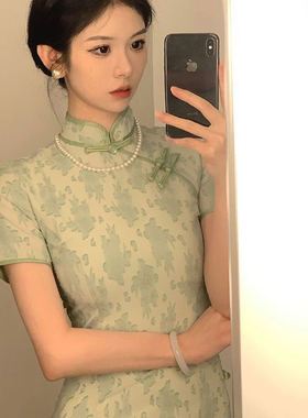 绿色旗袍2025新款年轻款高端气质连衣裙改良少女素雅夏季日常可穿