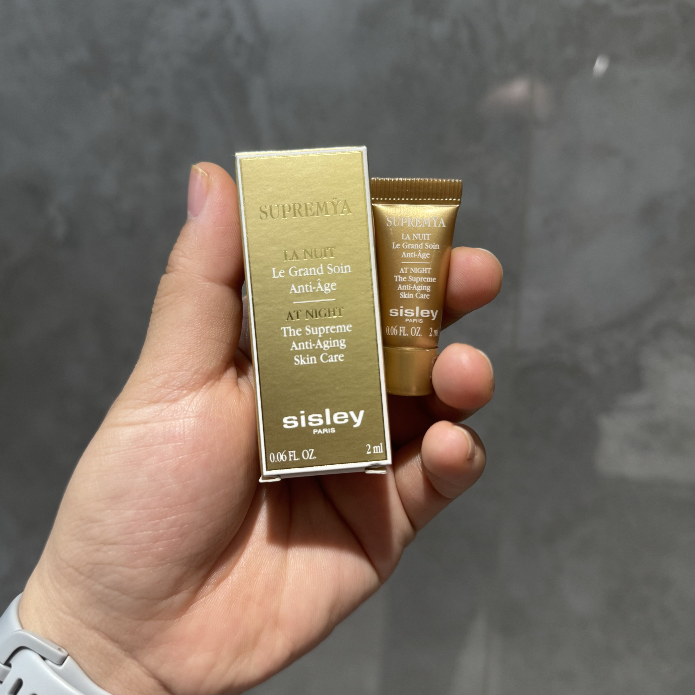 全新~Sisley希思黎致臻夜间修护精华露2ml小样 夜间小金瓶2027-05
