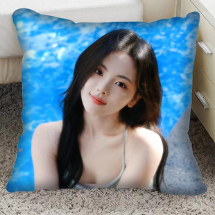 杨超越抱枕生日礼物送闺蜜玩偶公仔双面靠垫宿舍枕头diy来图定制