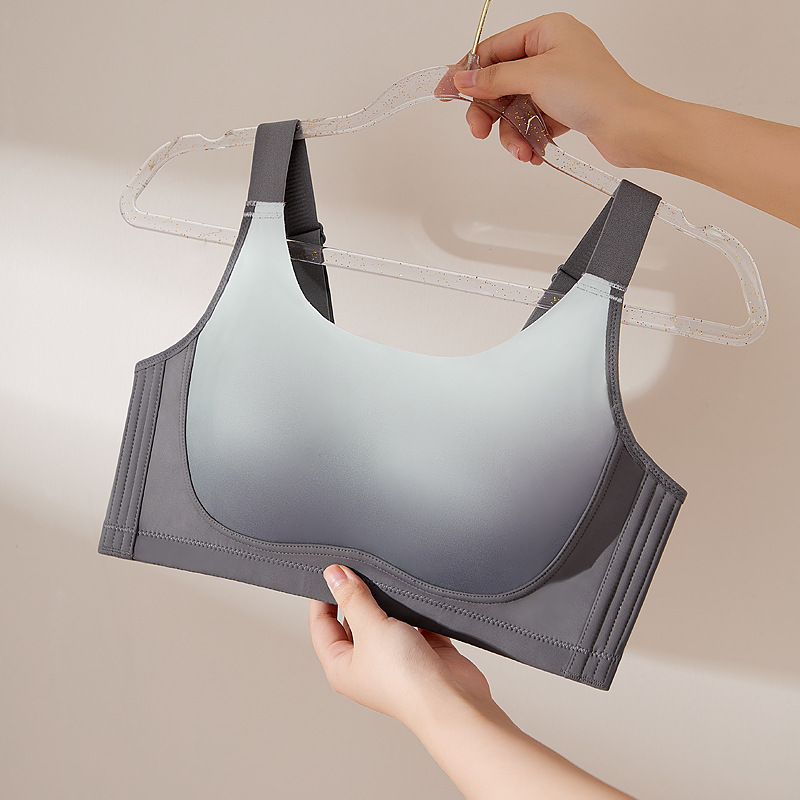 舒适无钢圈轻运动内衣女轻薄大胸显小光面无痕全罩杯文胸罩