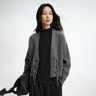 2025冬季 新国风盘扣设计纯羊毛毛衣气质减龄百搭纯色V领上衣 新款