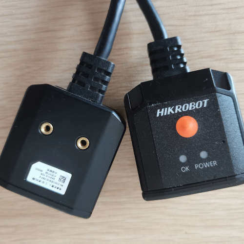 海康机器人工业读码器，型号是MV-ID2013EM-05-R