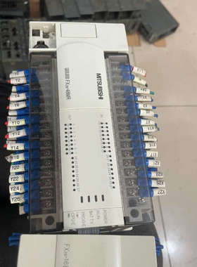 三菱PLC模块FX2N48MR-001。带扩展模块FX2N-