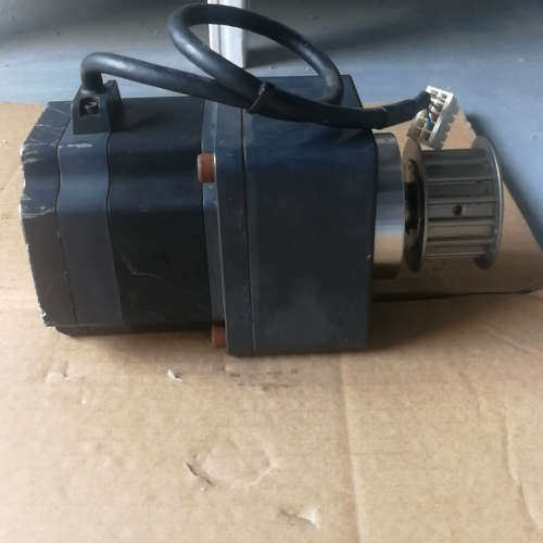 东方步进电机ASM98AC-P10，成色如图，功能测试好，包