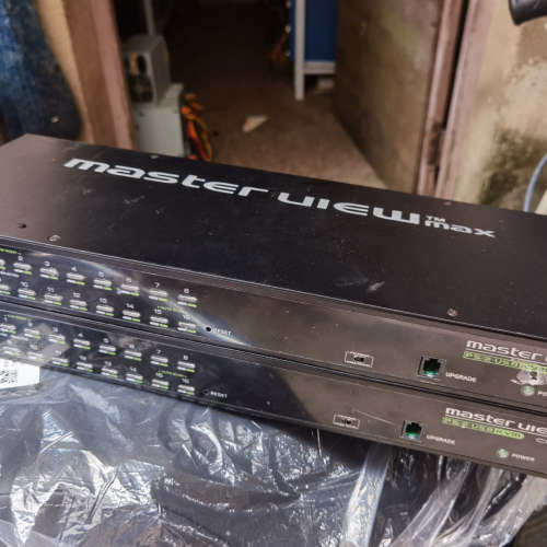 16口机架式混合切换器。CS-1316    CS13