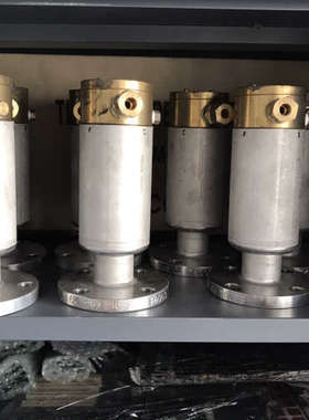 NLA SAFETY CMBER ，全新现货议价。有