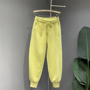 女高腰黄色束脚哈伦裤 休闲百搭字母刺绣卫裤 新款 2025年春季