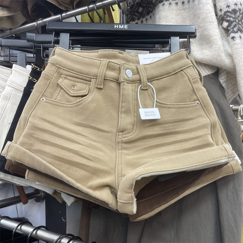 性感辣妹牛仔短裤女