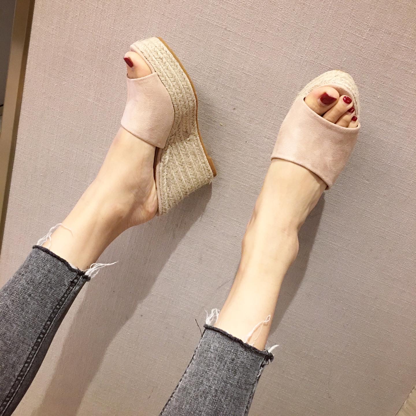 新款坡跟麻绳厚底高跟简约纯色拖鞋沙滩女鞋一字拖34-39码