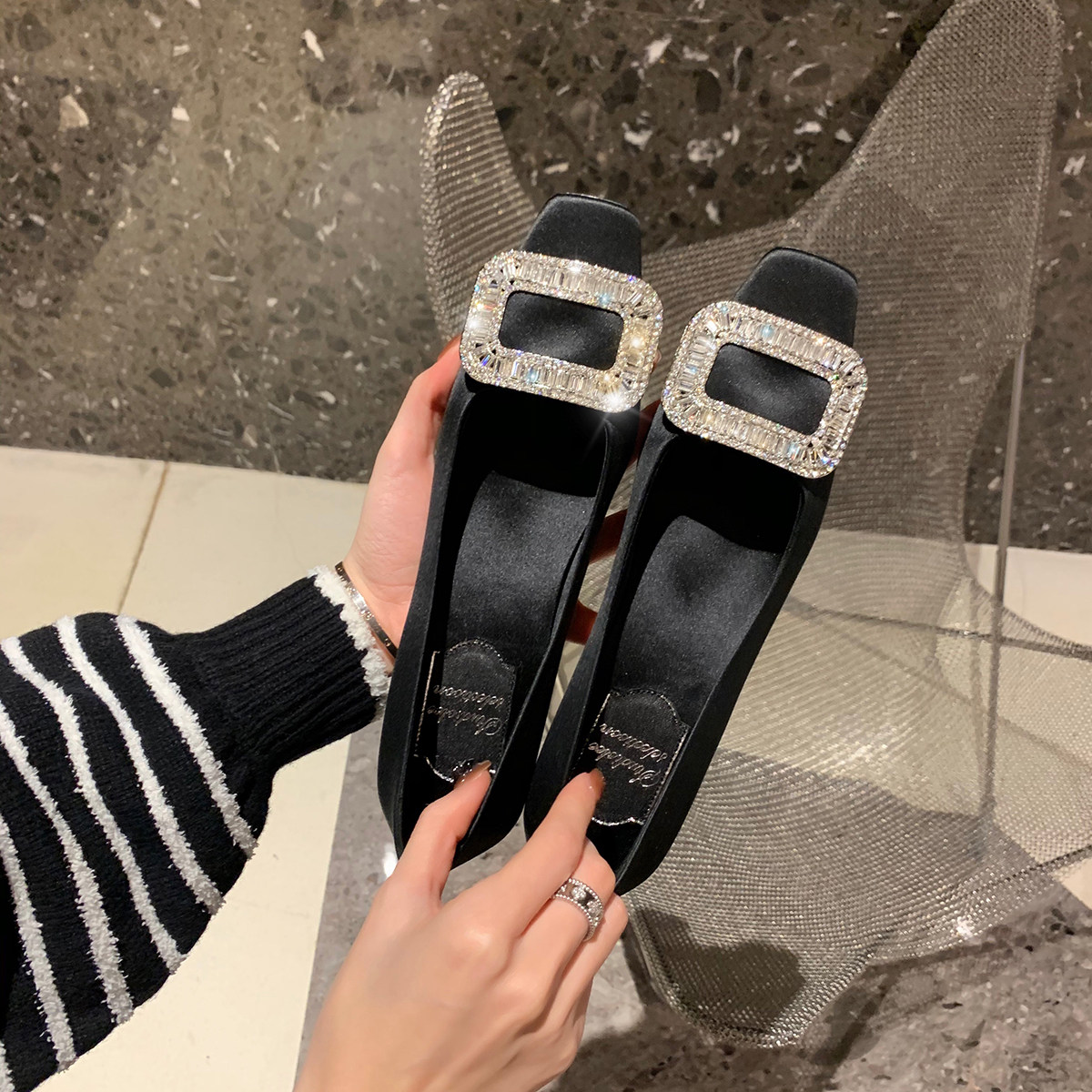 水钻小方头粗跟浅口单鞋