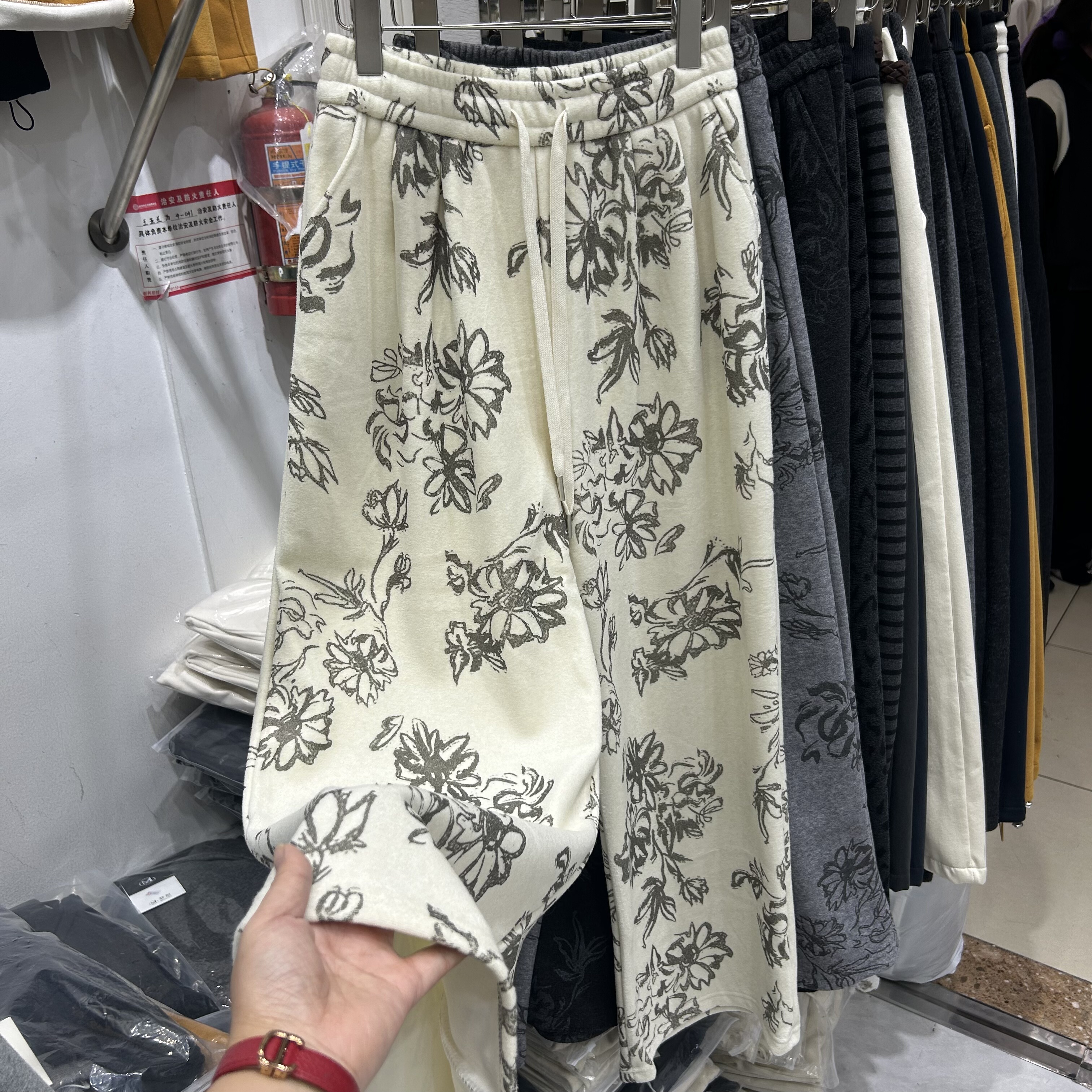 2025国风老钱风百搭松紧腰抽绳提花直筒阔腿裤女加绒休闲长裤子潮