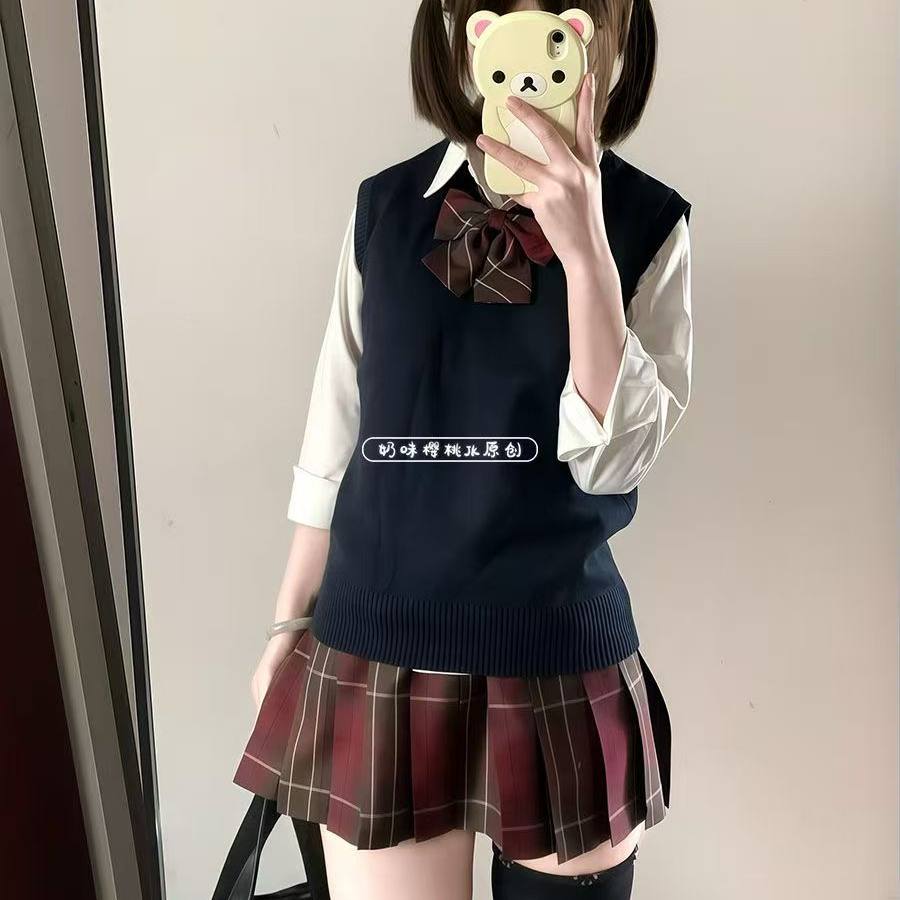 日系JK马甲制服针织衫基础套头毛衣学院背心上衣百褶格裙套装秋冬