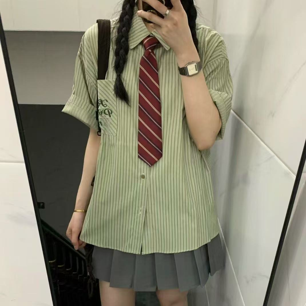 ootd穿搭绿色jk制服套装女夏季