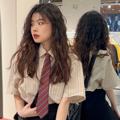 学院风条纹衬衫+包臀裙气质套装