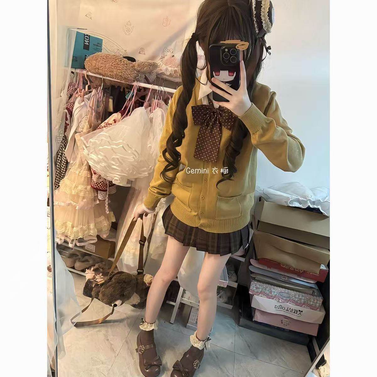 秋冬JK制服焦糖可颂甜美格裙穿搭棕色显白针织衫慵懒休闲毛衣开衫