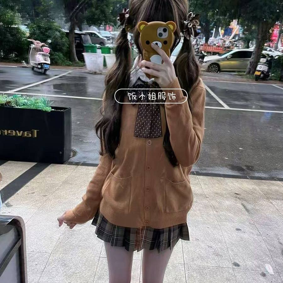 焦糖可颂学院风制服开衫格裙套装