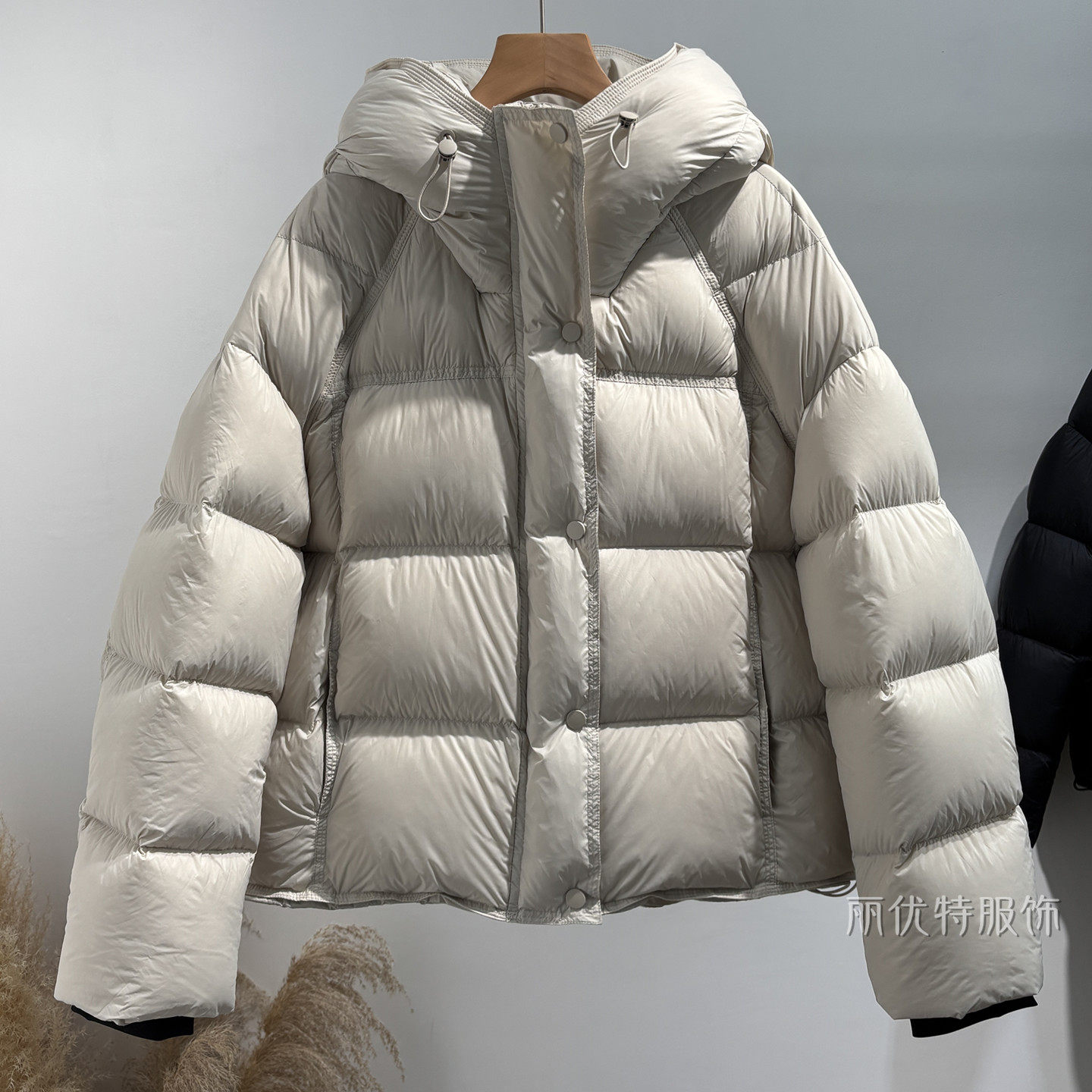 90鸭绒泡芙羽绒服女短款2025冬季新款连帽加厚小个子面包服外套爆