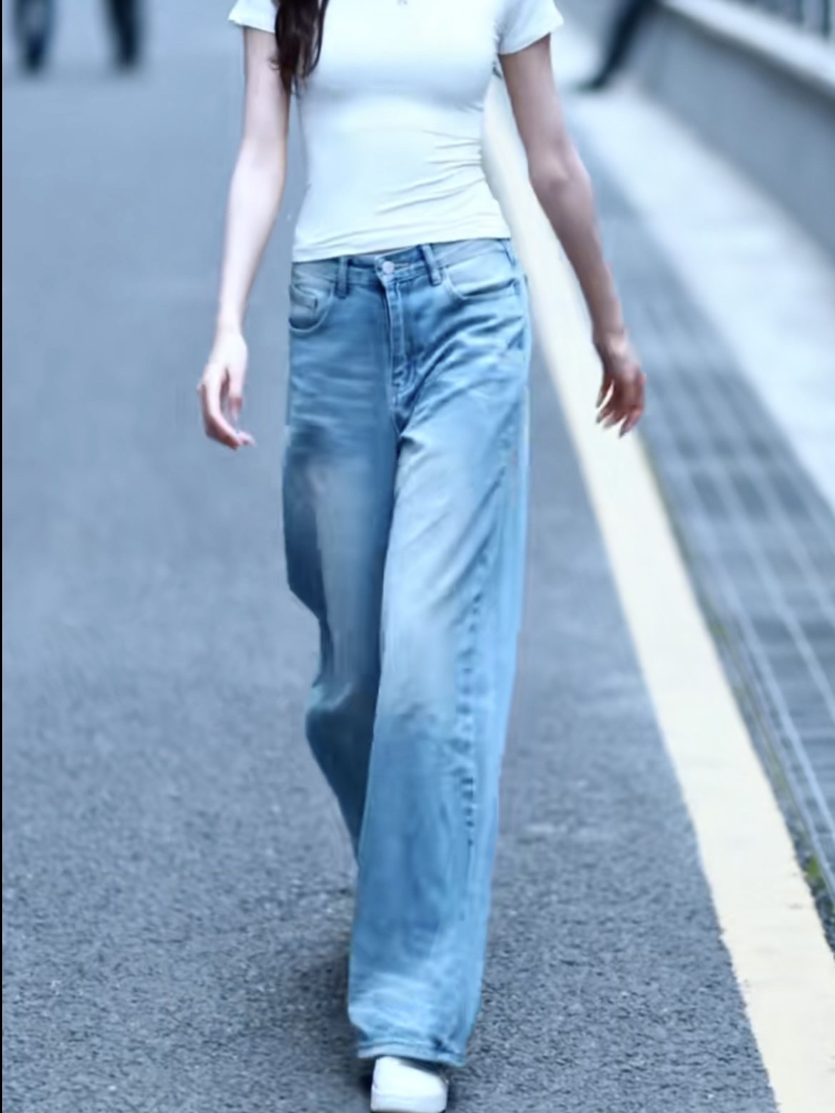 夏天高腰直筒洋气时髦设计牛仔裤女新款休闲宽松垂感阔腿拖地裤子