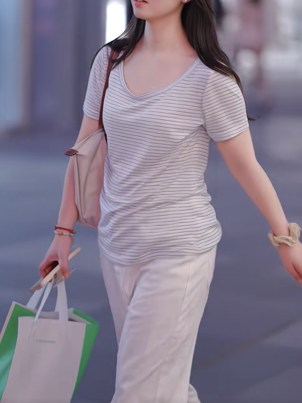 新品设计感条纹风薄款短袖T恤女夏天气质清新时尚甜美辣妹上衣潮