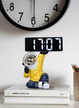 创意客厅宇航员摆件表钟智能小闹钟电子数字时钟摆台式太空人钟表