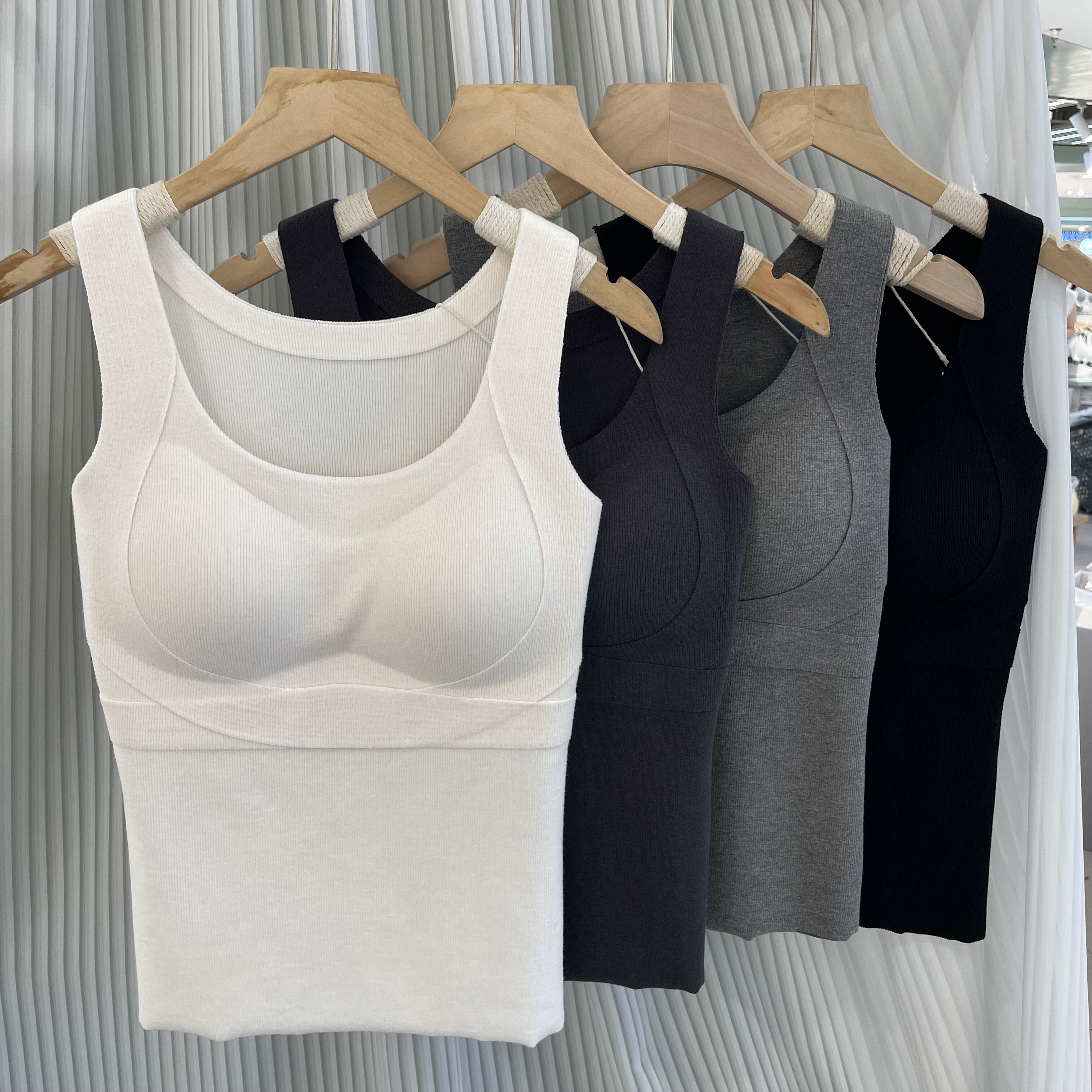 米娅林6677秋冬德绒保暖吊带背心内搭加绒发热无痕带胸垫一体内衣