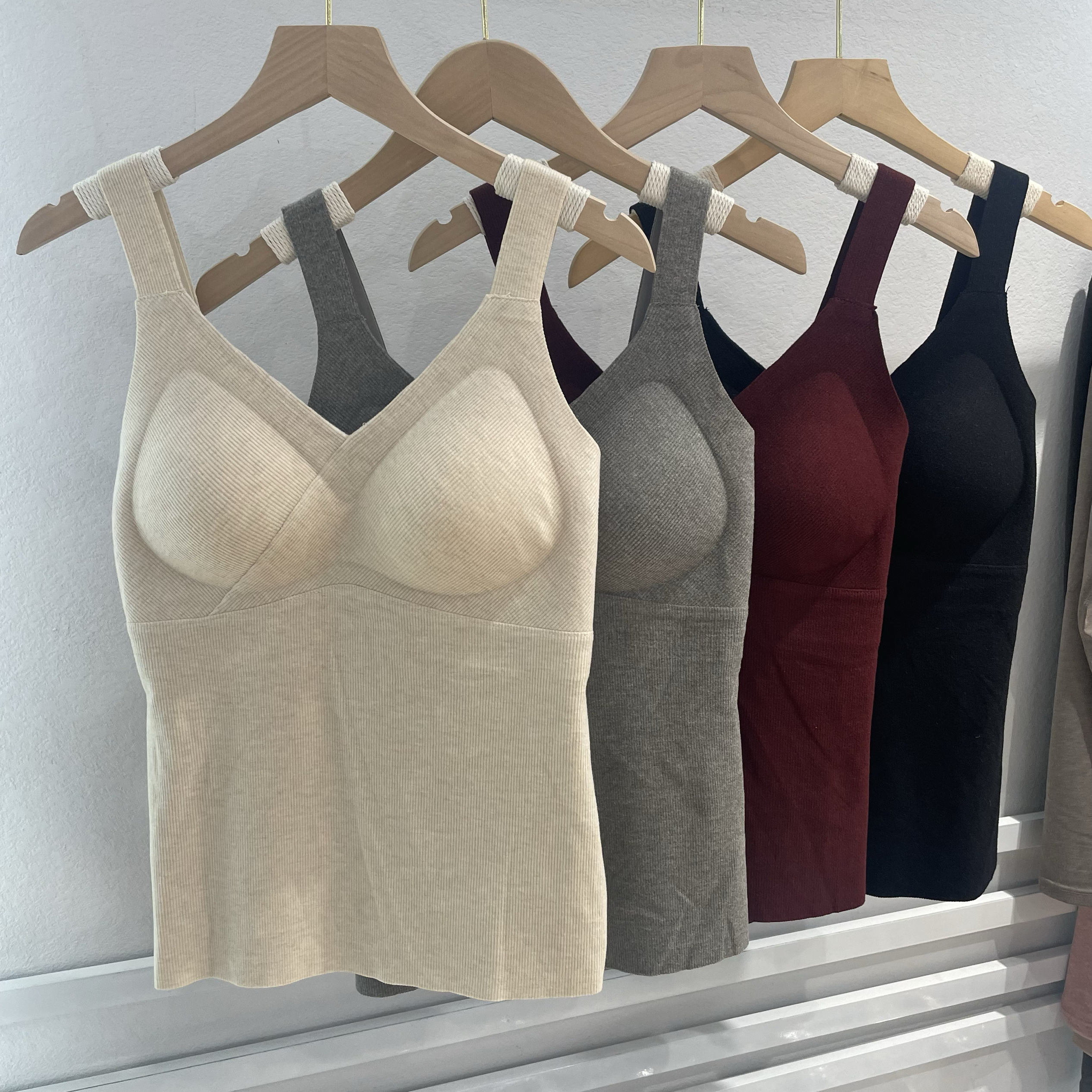 黛美芮羊绒蛋白德绒保暖背心内衣女一体带胸垫V领自发热吊带打底