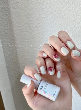 明星 韩国本土产品IZEMI美甲甲油胶I322号白色 高级 贵妇