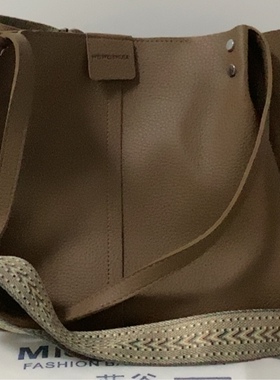 24（全新）卡其咖啡色女士女生斜挎大包逛街潮流时尚简约现代风