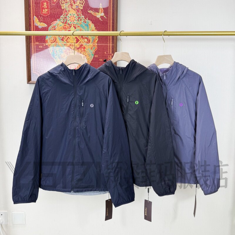 菲玛掂轻薄连帽显瘦女棉服