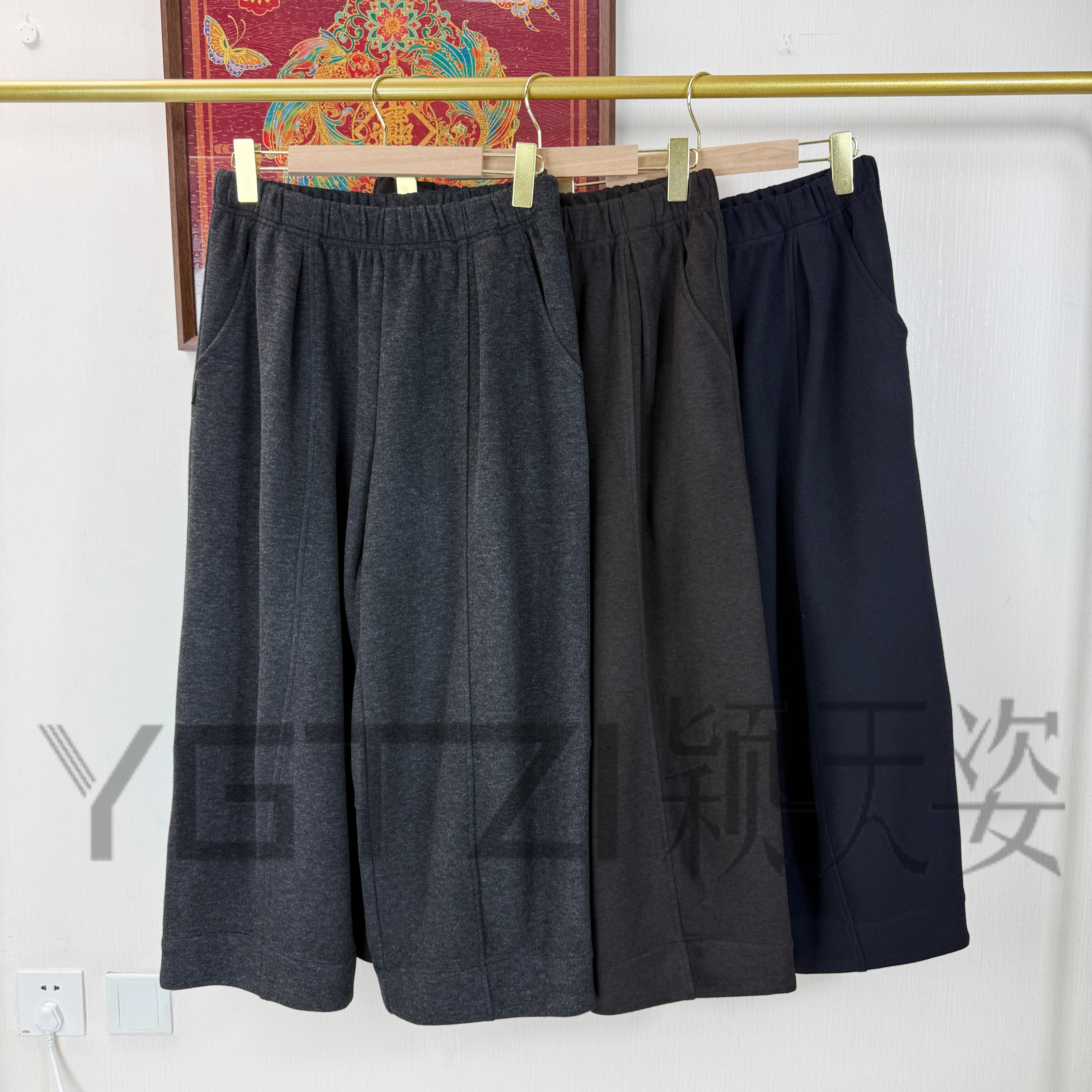 菲玛掂2025年秋冬款羊毛呢气球裤