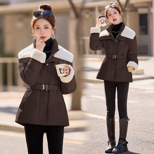 中长款收腰羽绒服女2024冬季新款巨好看的小香风羊羔毛大翻领外套