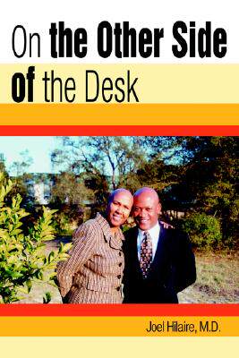 【预售】On the Other Side of the Desk