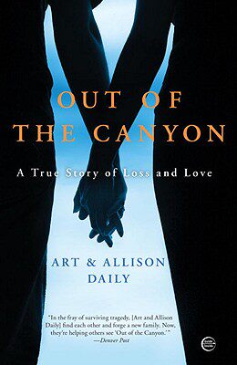 【预售】out of the canyon: a true story of loss and love
