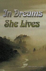 【预售】In Dreams She Lives