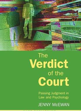 【预售】The Verdict of the Court: Passing Judgment in Law