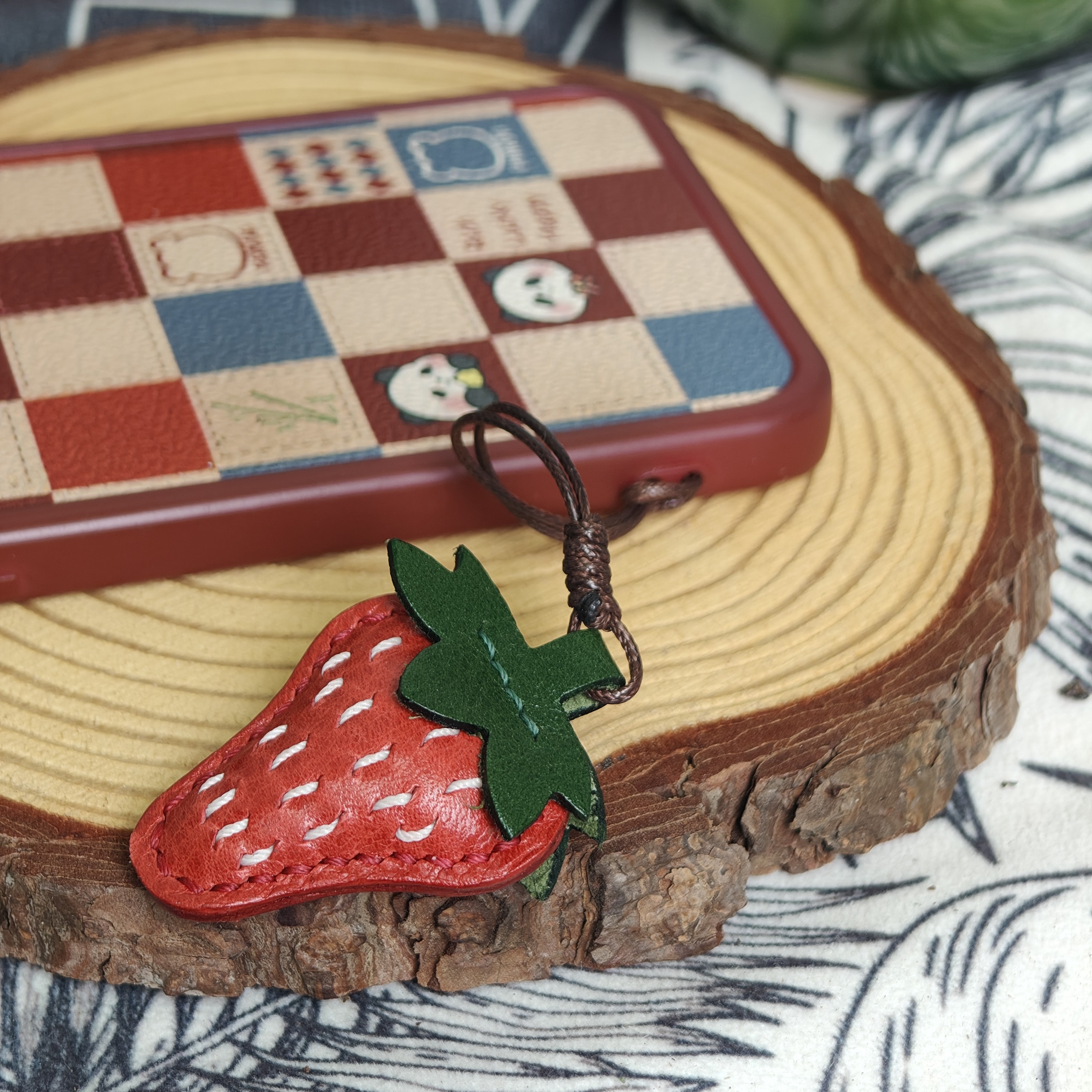 手工小挂件大红色手机挂饰草莓车钥匙扣strawberry手账佩饰毛衣链