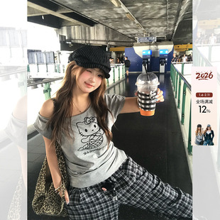 你的鱼 人鱼Kitty+韩女神裤 微胖mm斜肩宽松短袖上衣格纹休闲裤