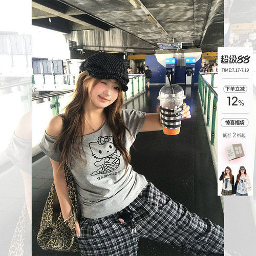 你的鱼 人鱼Kitty+韩女神裤 微胖mm斜肩宽松短袖上衣格纹休闲裤