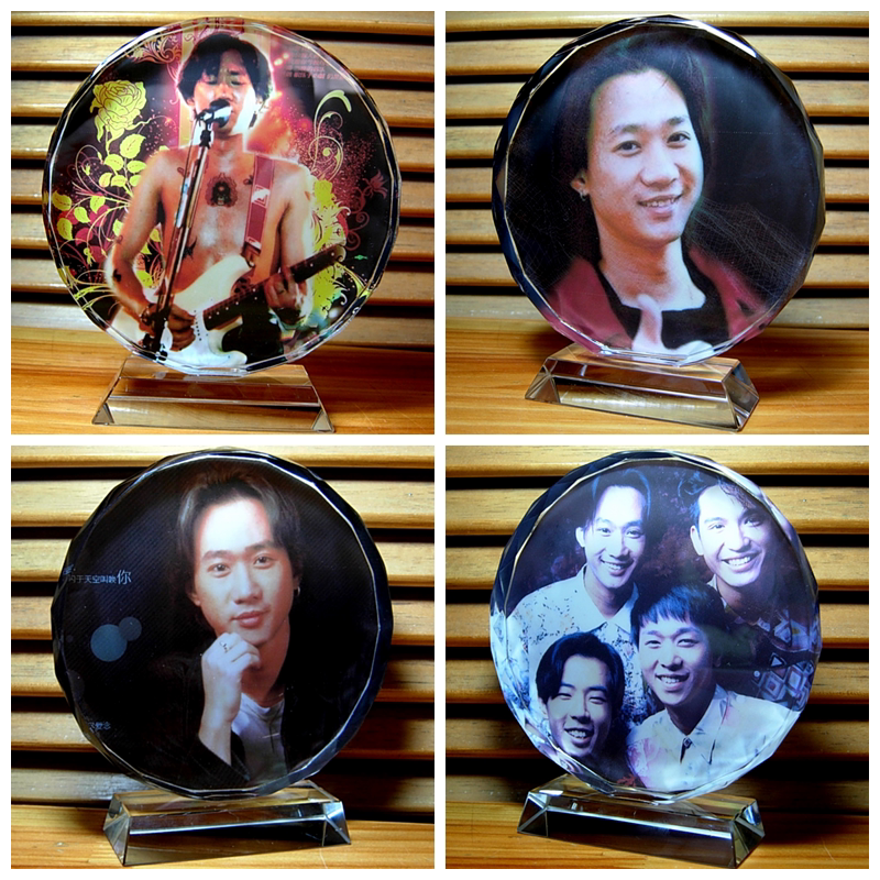 黄家驹装饰品礼物收藏品beyond乐队工艺品人偶模型公仔水晶摆件