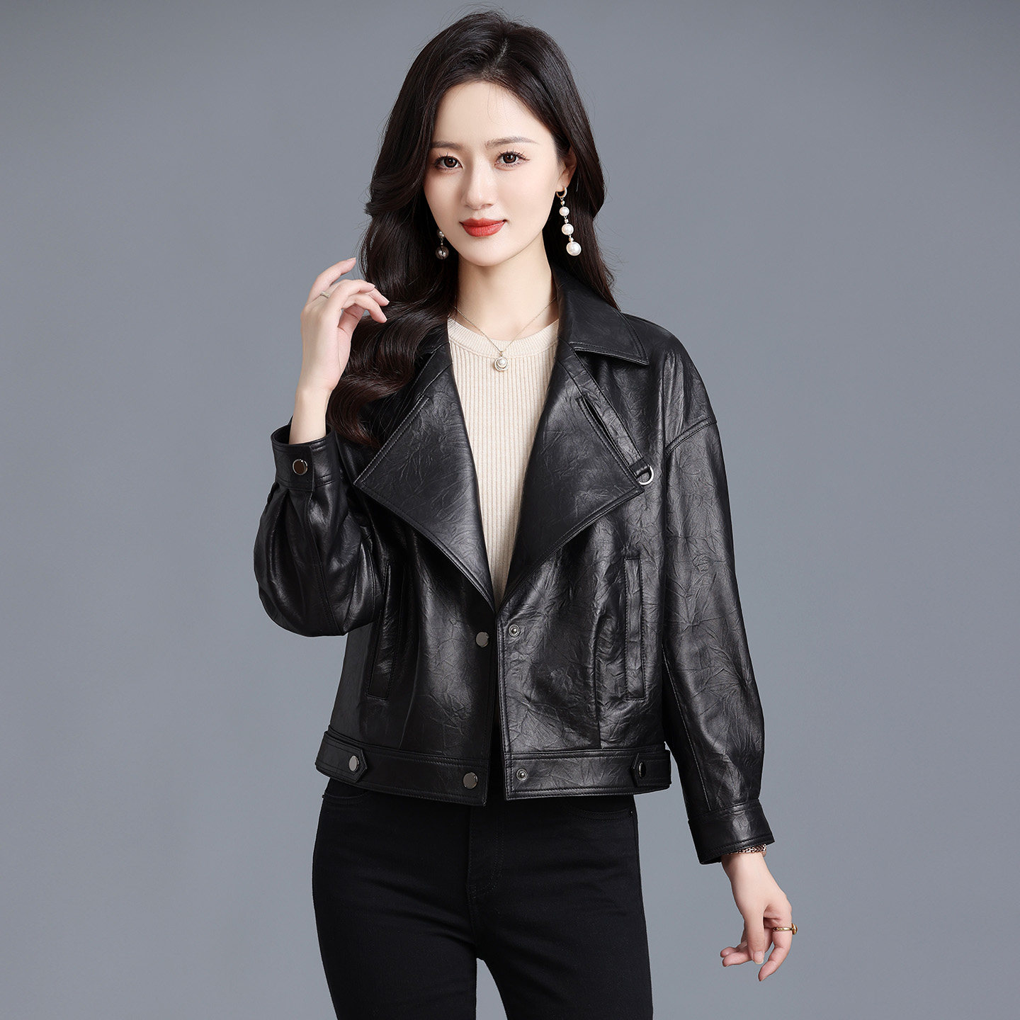 时尚真皮压花绵羊皮翻领皮夹克女