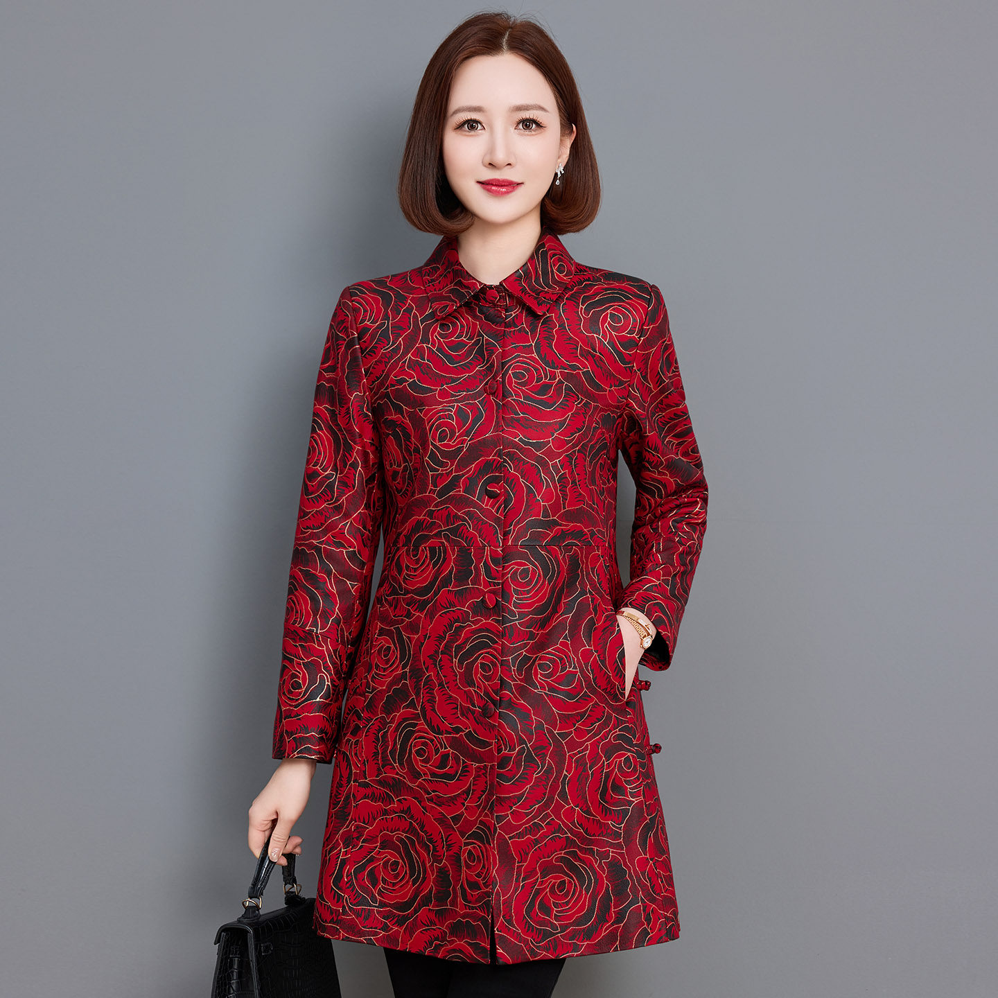 高贵真皮皮衣女婚宴装2025新款中国风红色妈妈礼服绵羊皮印花风衣