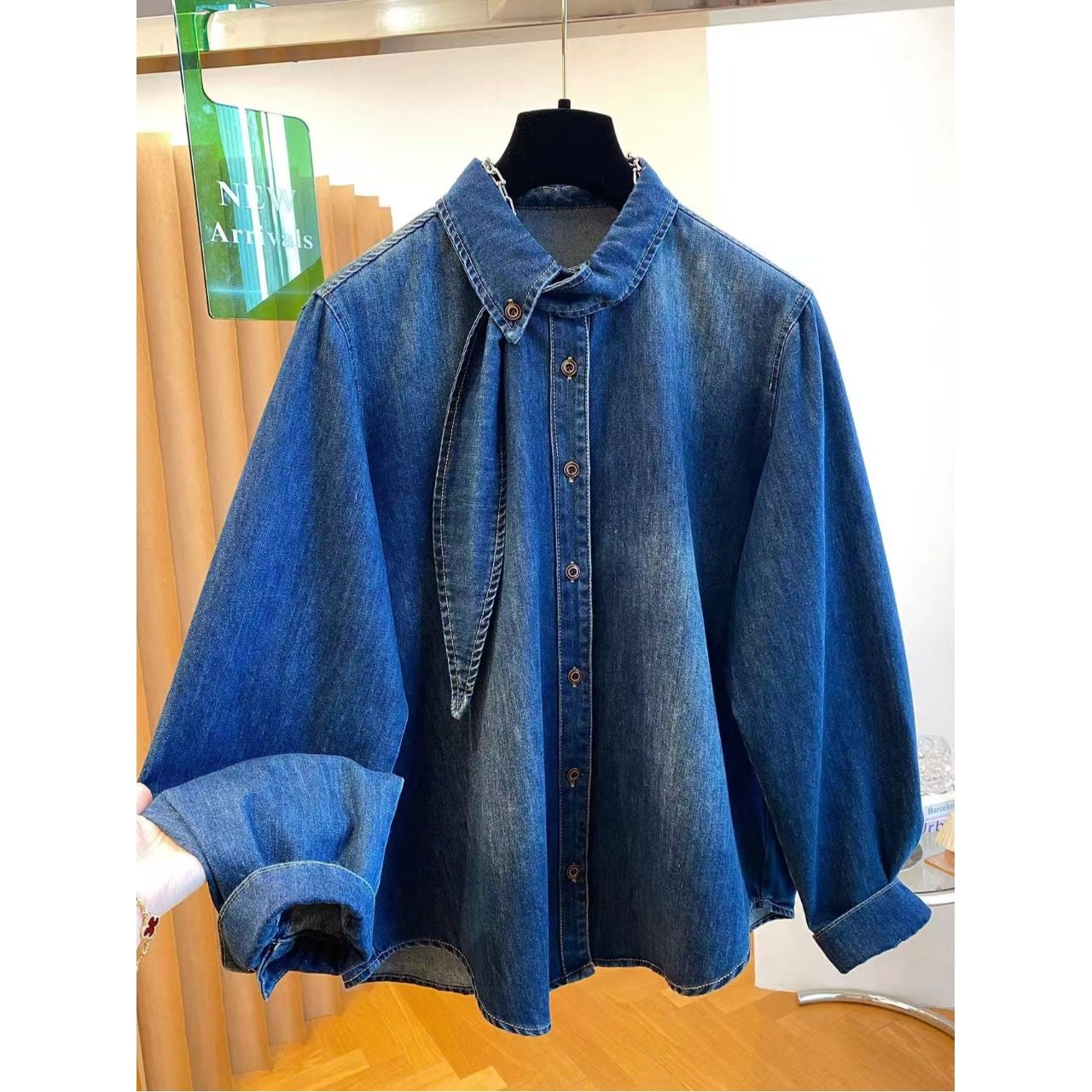 韩系复古做旧飘带长袖牛仔衬衫女春秋新款气质百搭显瘦单排扣上衣