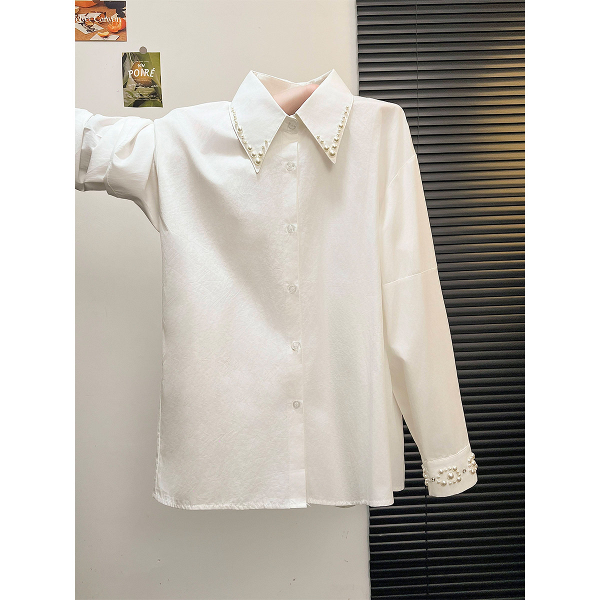 高级感重工钉珠尖领白色衬衫女春秋气质百搭法式衬衣独特小衫上衣