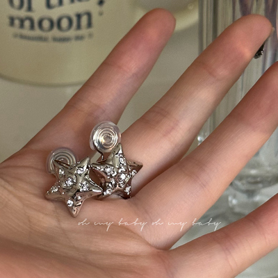 蚊香盘耳夹五角星星液态褶皱镶钻